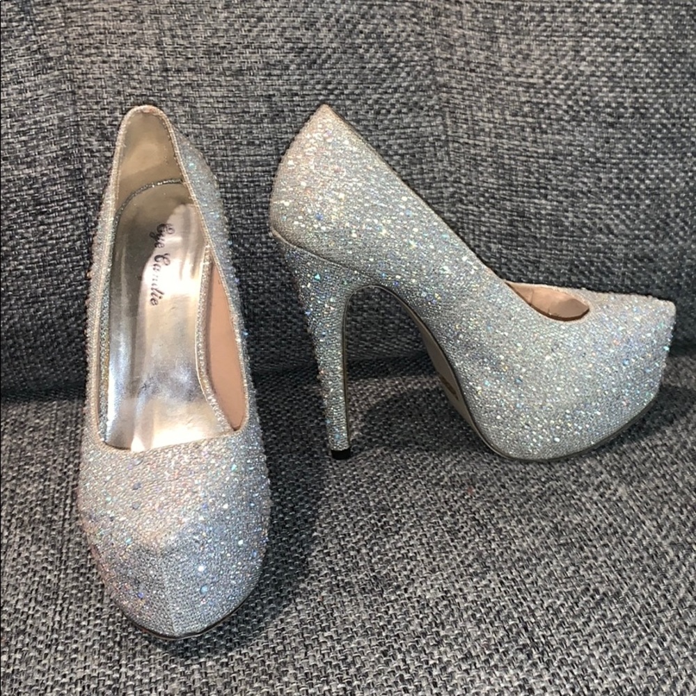 Sparkling Diamond Covered Platform Pump